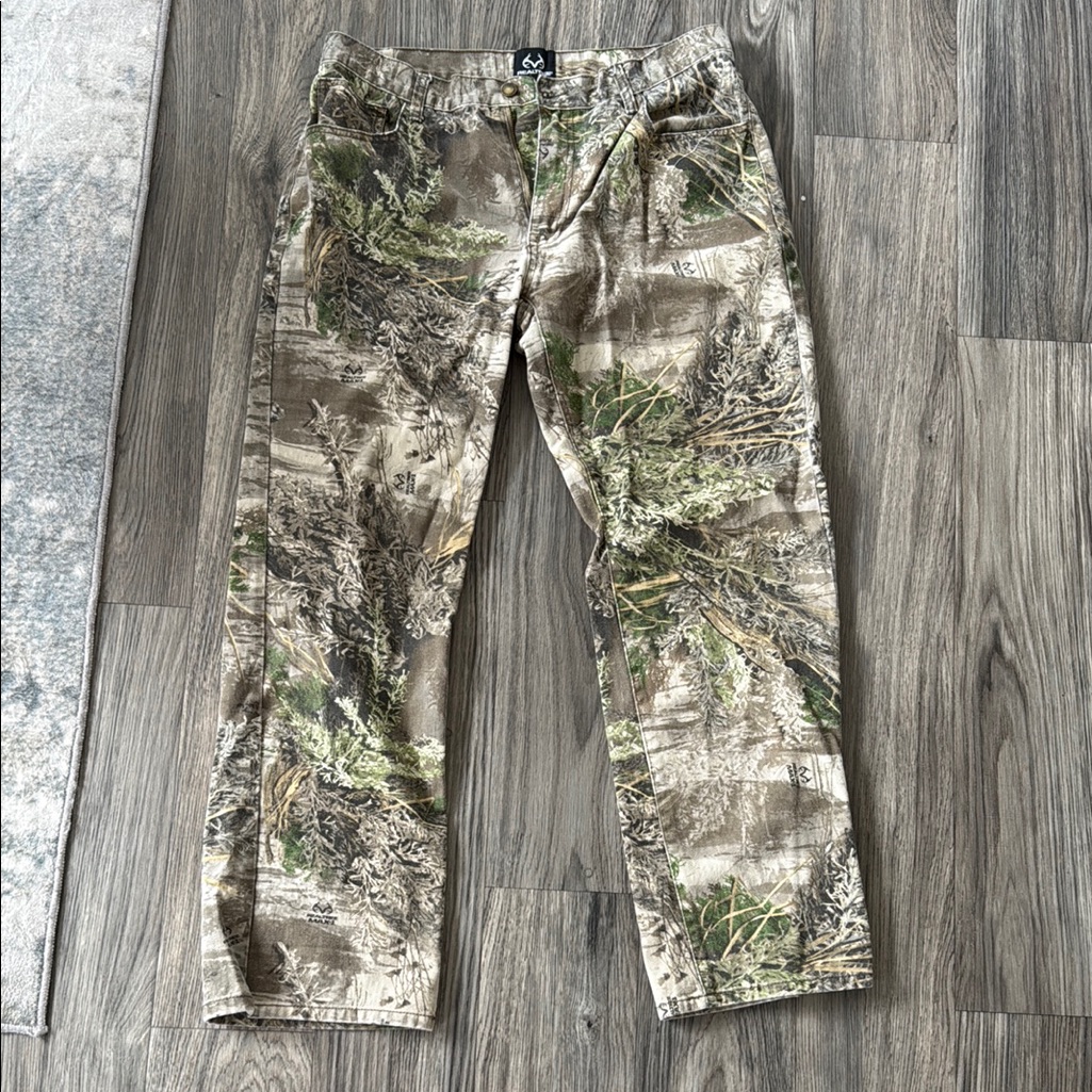 Realtree Green And Brown Cargo Jeans For Outdoor Adventures